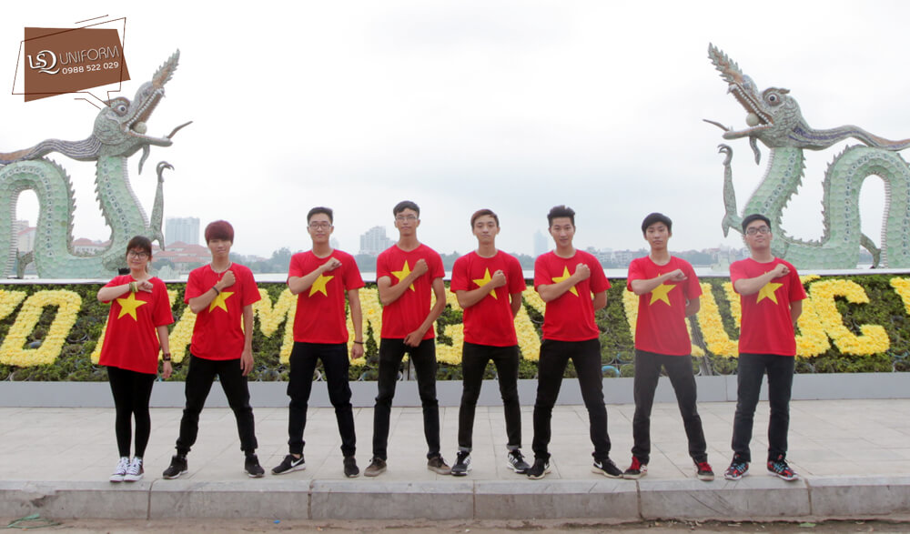 Áo đỏ sao vàng được xem là hình ảnh đại diện đẹp cho đất nước và những người con đất Việt.